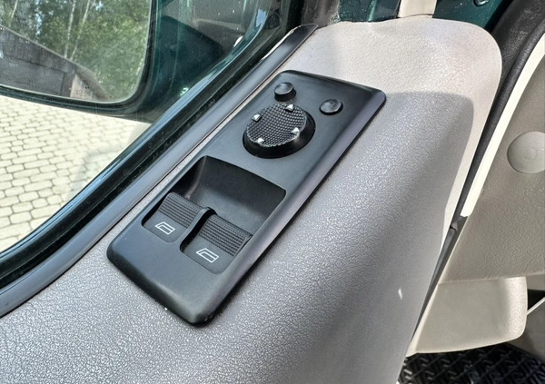 Volkswagen Caravelle cena 42900 przebieg: 334680, rok produkcji 1997 z Krajenka małe 529